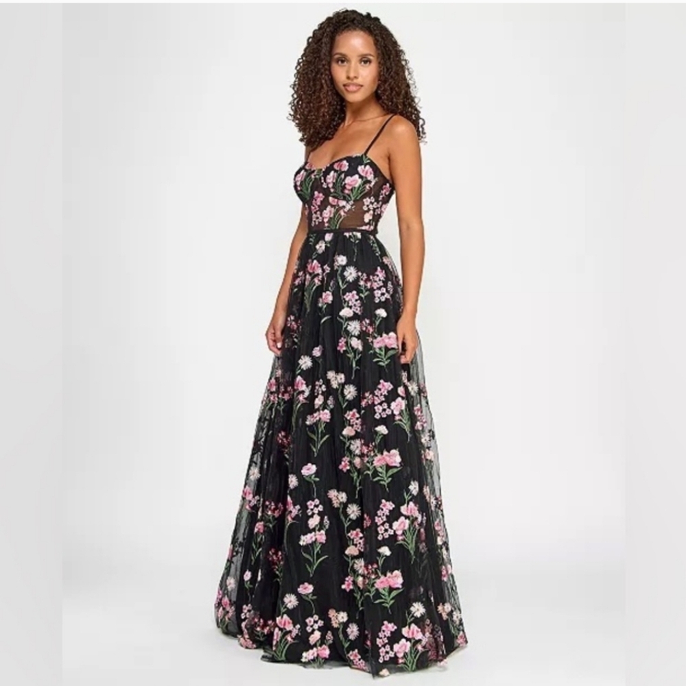 City Studios Floor Length Floral Embroidered Tulle Ballgown Size 1/2 Small